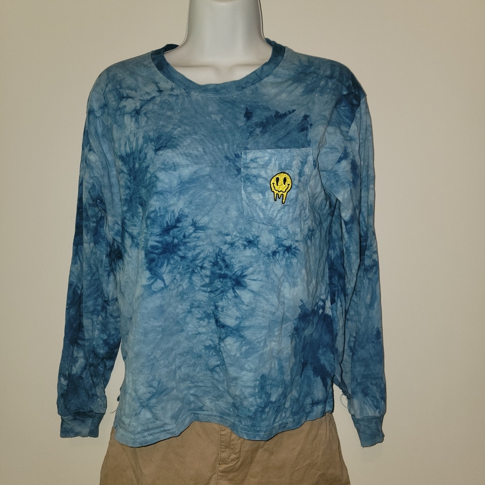 Rue21 blue tie-dye melting smiley shirt